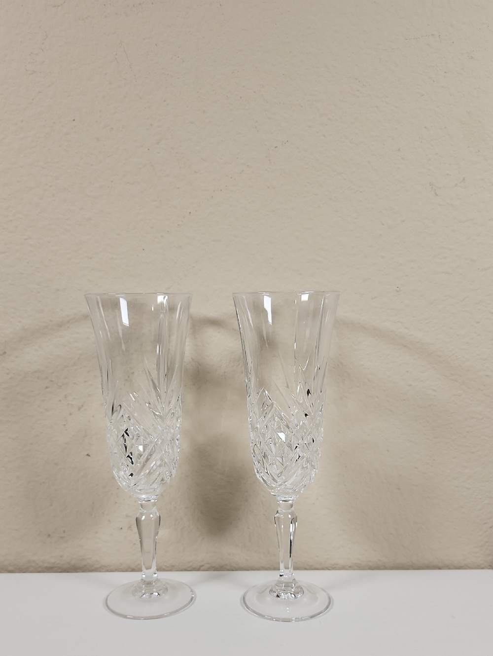 Elegant Cut Crystal Champagne Flutes – Pair